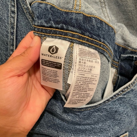 Levi’s Denim Short Overalls | Size Small | NWT | Vintage-Inspired Workwear Style - Picture 7 of 11